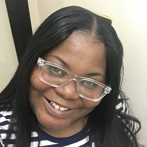 Meet your Posher, Dayna